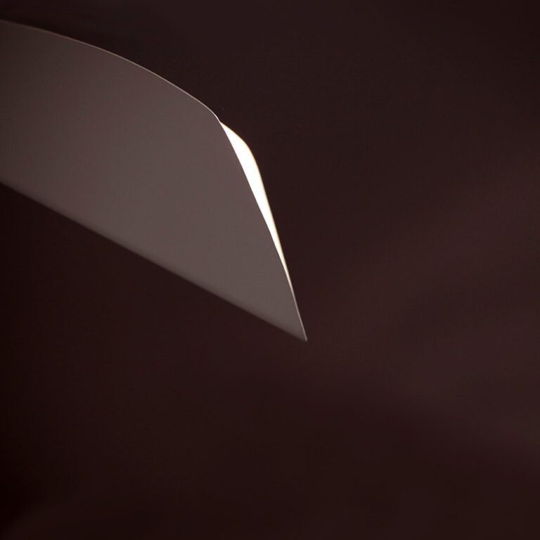 calla-luxury-room-lamp-made-in-italy-modern-elegant-lighting-greyge